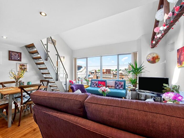 2 Bedroom Flat For Sale In Peter Lane, York, YO1
