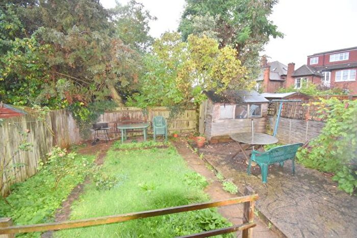 2 Bedroom Flat To Rent In Firs Lane, Winchmore Hill, N21