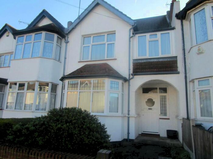 1 Bedroom Flat To Rent In Grange Gardens, Southend On Sea, SS1