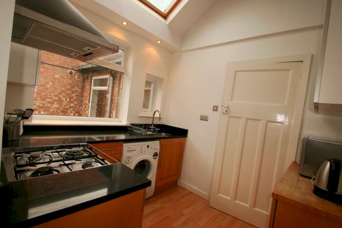 3 Bedroom Flat To Rent In Goldspink Lane, Sandyford, Newcastle Upon Tyne, NE2