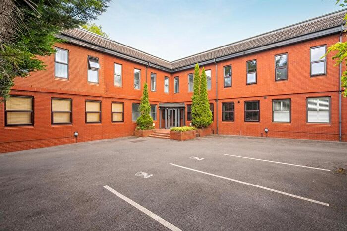 1 Bedroom Apartment To Rent In Sefton Lodge, Windsor, SL4