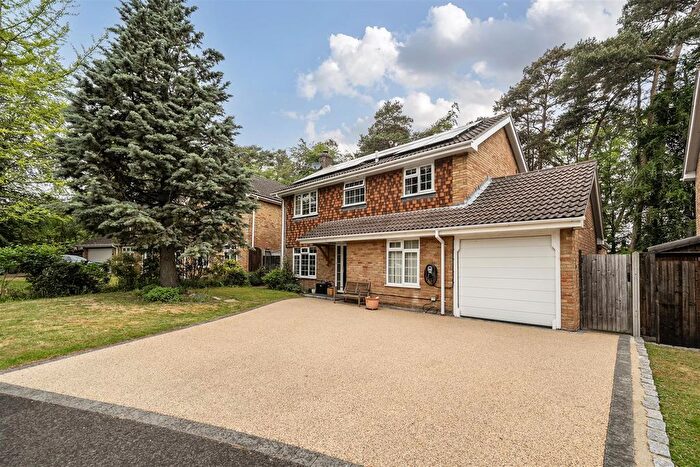 4 Bedroom Detached House For Sale In Priors Keep, Fleet, GU52