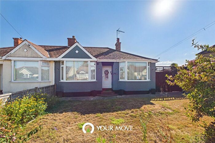 2 Bedroom Bungalow For Sale In Homefield Avenue, Lowestoft, Suffolk, NR33
