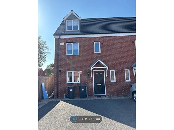 4 Bedroom Semi-Detached House To Rent In Cottrell Way, Birmingham, B29