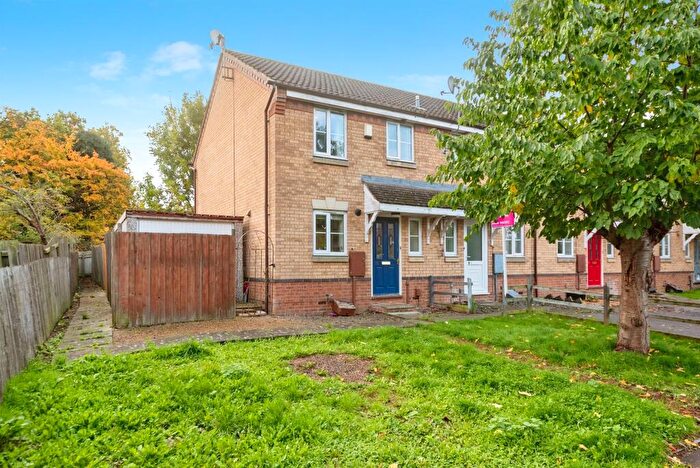 2 Bedroom End Of Terrace House For Sale In Lytham Close, Grantham, NG31