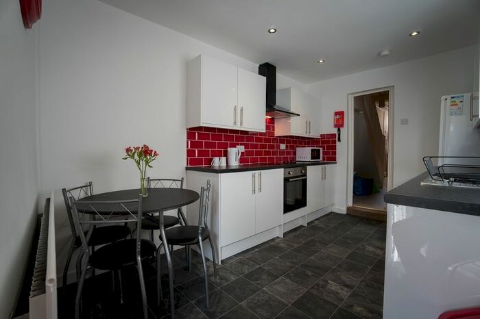 4 Bedroom Property To Rent In Alexander Street, Cathays, Cardiff CF24