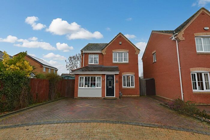 3 Bedroom Detached House For Sale In Lilac Grove, Biggleswade, SG18