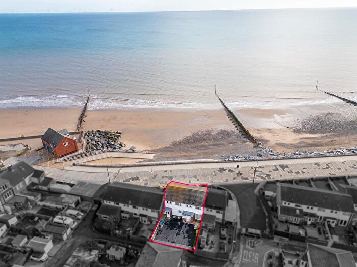 4 Bedroom Terraced House For Sale In South Promenade, Withernsea, HU19