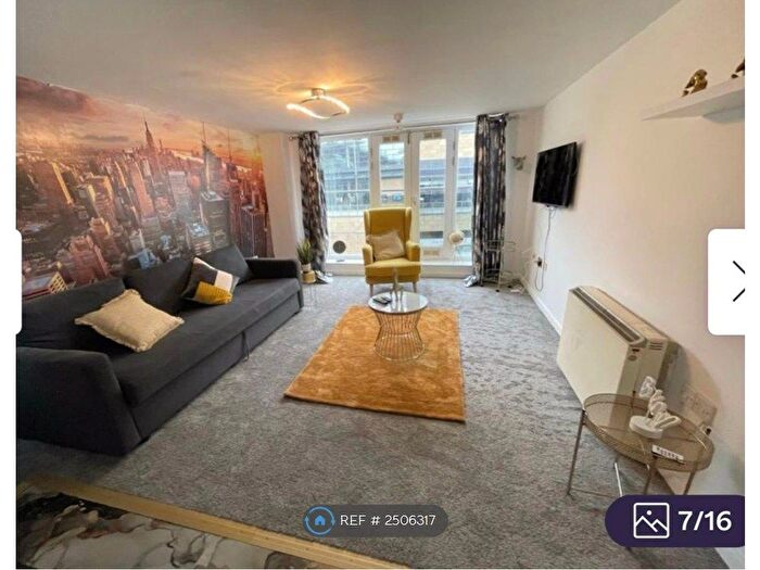 2 Bedroom Flat To Rent In Crossley House, Halifax, HX1