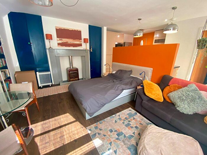 Studio To Rent In Warberry Road West, Torquay, TQ1