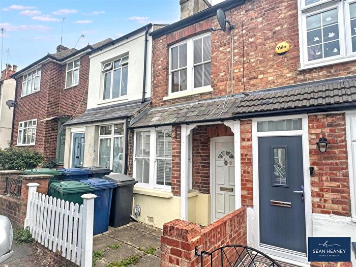 2 Bedroom Terraced House For Sale In Puller Road, Barnet, EN5