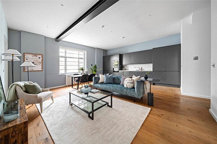 2 Bedroom Flat For Sale In Ransomes Dock, Parkgate Road, London, SW11
