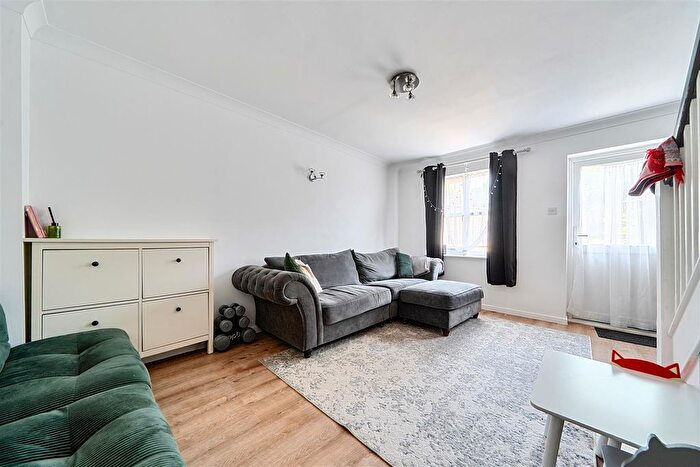 2 Bedroom Semi-Detached House For Sale In Blackthorn Close, Portslade, Brighton, BN41