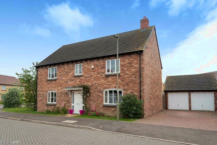4 Bedroom Detached House To Rent In Sutton Courtenay, Oxfordshire, OX14