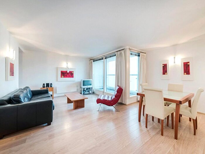 2 Bedroom Apartment For Sale In Corona Building, Blackwall Way, E14