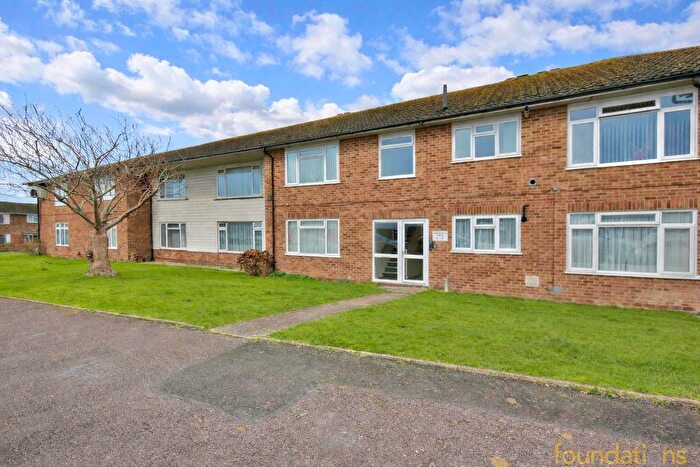 2 Bedroom Flat For Sale In Normandale, Bexhill-On-Sea, TN39