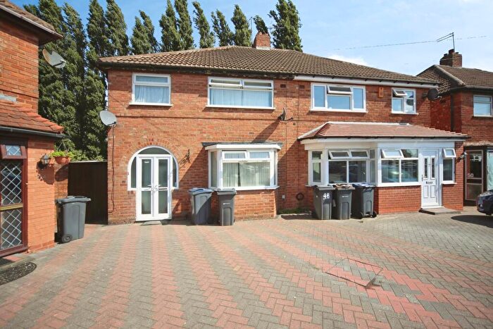 3 Bedroom Semi Detached House For Sale In Hangleton Drive, Birmingham, West Midlands, B11