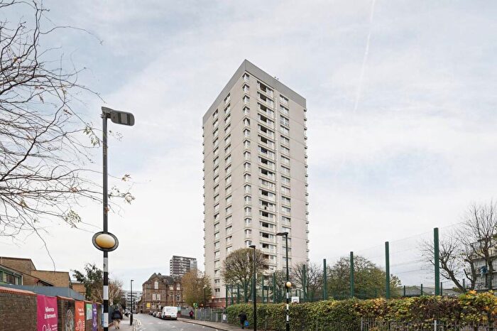 2 Bedroom Flat For Sale In Tillman Street, Tower Hamlets, London, E1