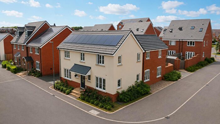 4 Bedroom Detached House For Sale In St. Vincent Avenue, Newton Leys, Bletchley, Milton Keynes, MK3