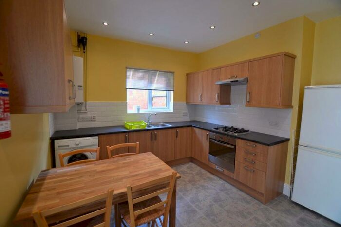 5 Bedroom House To Rent In City Center Location, DE1