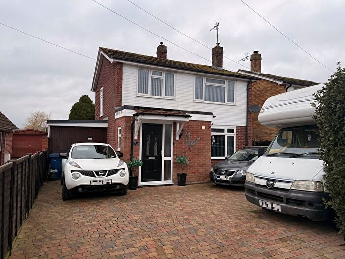 3 Bedroom Detached House For Sale In Rosefield Crescent, Newtown, Tewkesbury, GL20