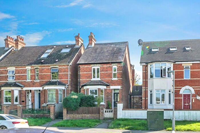 3 Bedroom Detached House For Sale In Worting Road, Basingstoke, Hampshire, RG21