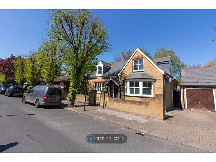 3 Bedroom Detached House To Rent In Routh Road, London, SW18