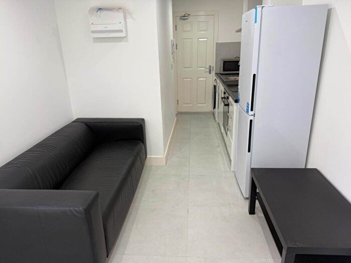 1 Bedroom Flat To Rent In Inverness Place, Roath, CF24