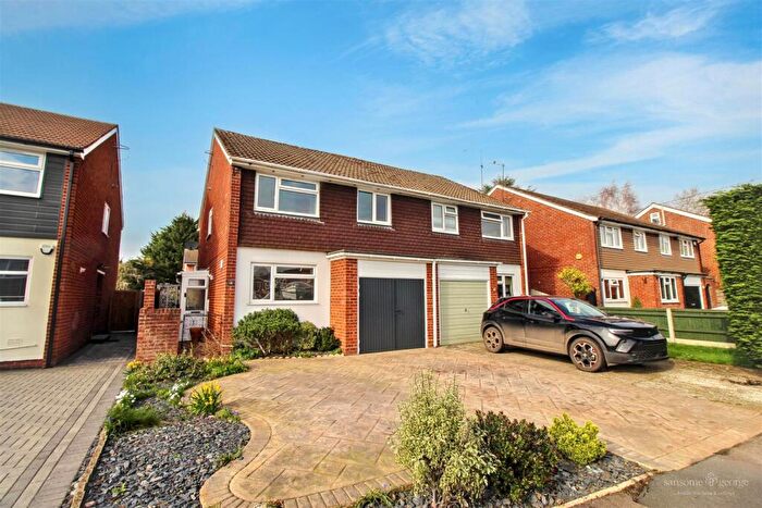 3 Bedroom Semi Detached House For Sale In Walnut Way, Tilehurst, Reading, RG30