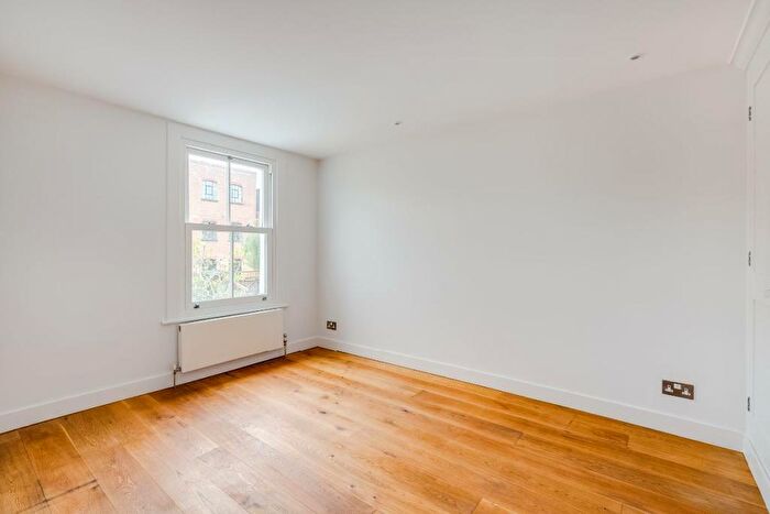 2 Bedroom Apartment To Rent In Archway Road, London, N6