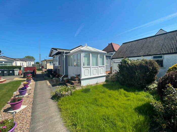 2 Bedroom Detached Bungalow For Sale In Sea Lane, Ingoldmells, Lincolnshire, PE25