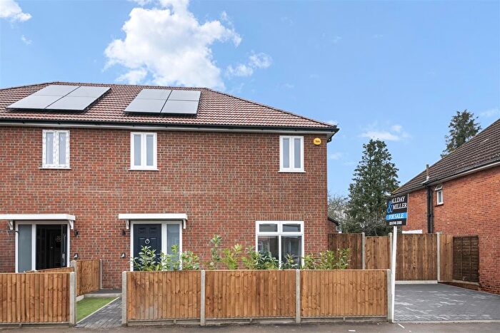 3 Bedroom Semi Detached House For Sale In Ash Grove, Hayes, UB3