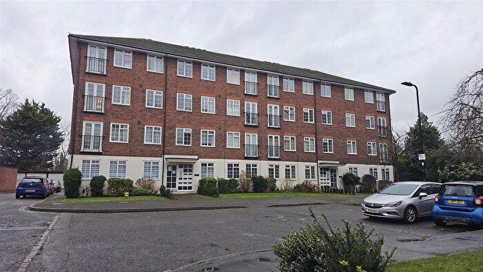 2 Bedroom Flat To Rent In St. Peters Way, London, W5