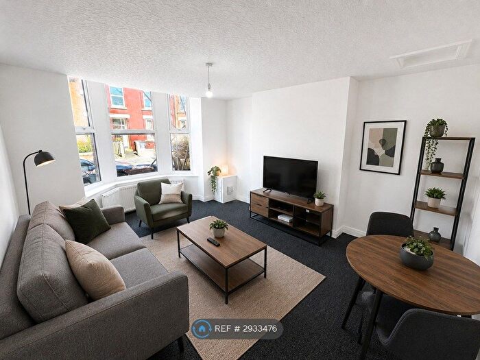 1 Bedroom Flat To Rent In Carlton Road, Salford, M6