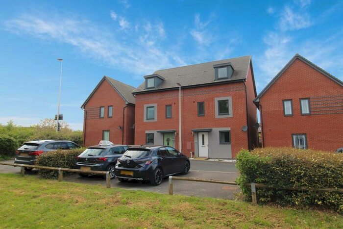 4 Bedroom Semi-Detached House To Rent In Shale Row, Tithebarn, Exeter, EX1