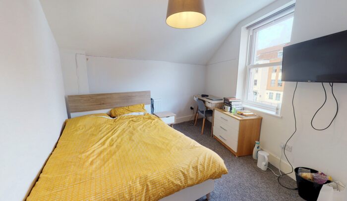 1 Bedroom House To Rent In Hotwell Road, Bristol, BS8