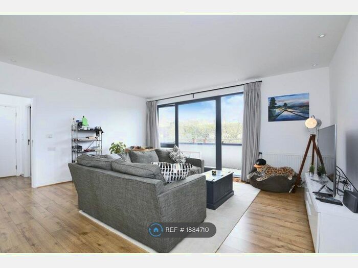 1 Bedroom Flat To Rent In Stewarts Road, London, SW8