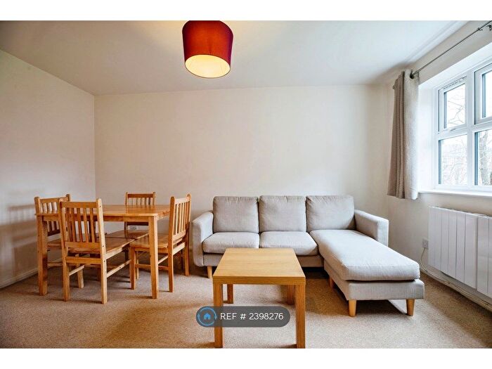 1 Bedroom Flat To Rent In Molyneux Drive, London, SW17