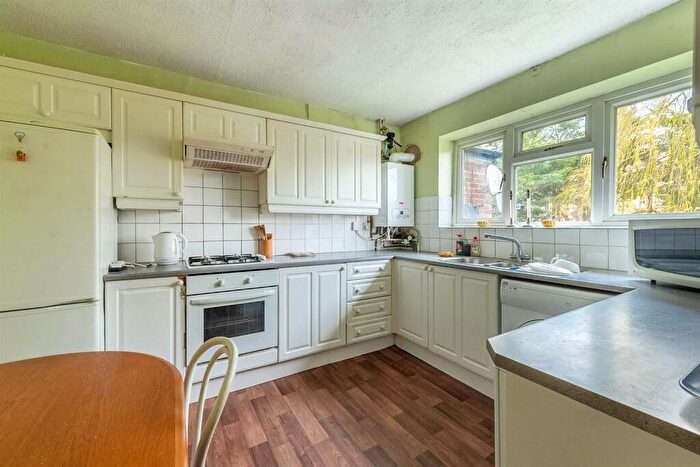 2 Bedroom Apartment For Sale In Sterling Avenue, Edgware, HA8