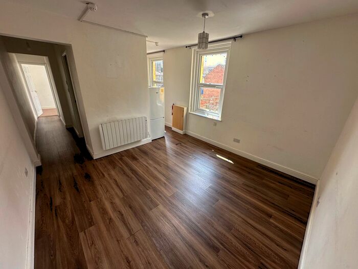 2 Bedroom Flat To Rent In Camperdown, Great Yarmouth, NR30