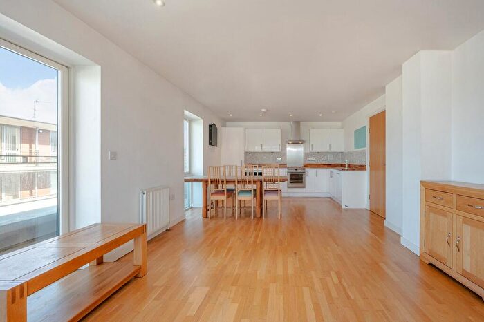 2 Bedroom Flat To Rent In Eyot House, Sun Passage, SE16