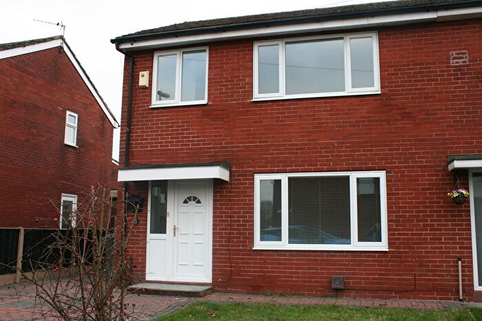 2 Bedroom Town House To Rent In Hibbert Crescent, Failsworth, Manchester, M35