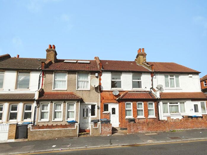 2 Bedroom House To Rent In Nursery Road, Thornton Heath, CR7
