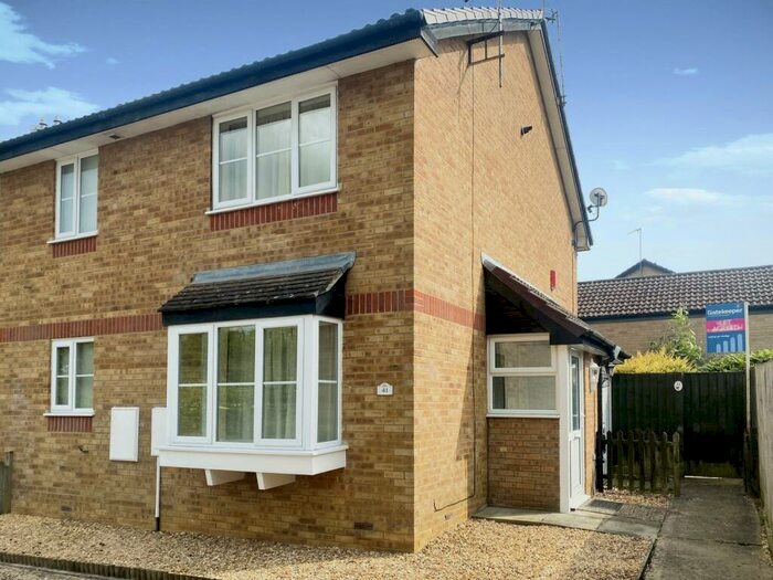 1 Bedroom Terraced House To Rent In Rosedale Avenue, Banbury, Oxon, OX16