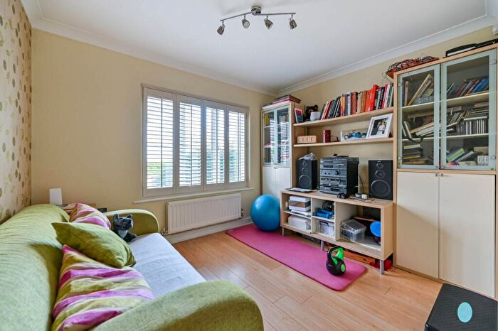 5 Bedroom Detached House For Sale In Ray Meadow, Maidenhead, SL6