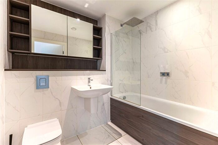 2 Bedroom Flat For Sale In Deansgate Square, Owen Street, Manchester, Greater Manchester, M15