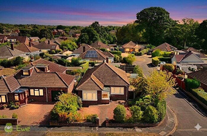 3 Bedroom Bungalow For Sale In Heath Road, Pamber Heath, Tadley, Hampshire, RG26