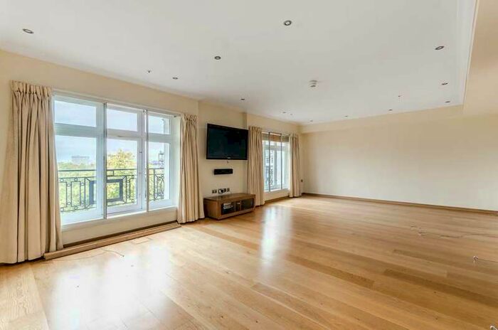 2 Bedroom Flat To Rent In North Row, Mayfair, W1K