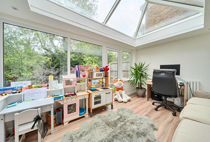 4 Bedroom Detached House For Sale In Lawrence Close, Charlton Kings, Cheltenham, Gloucestershire, GL52