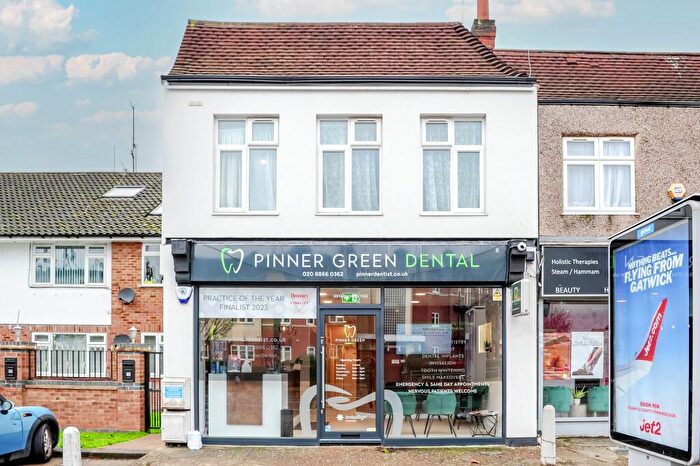 3 Bedroom Flat To Rent In Pinner Green, Pinner, HA5